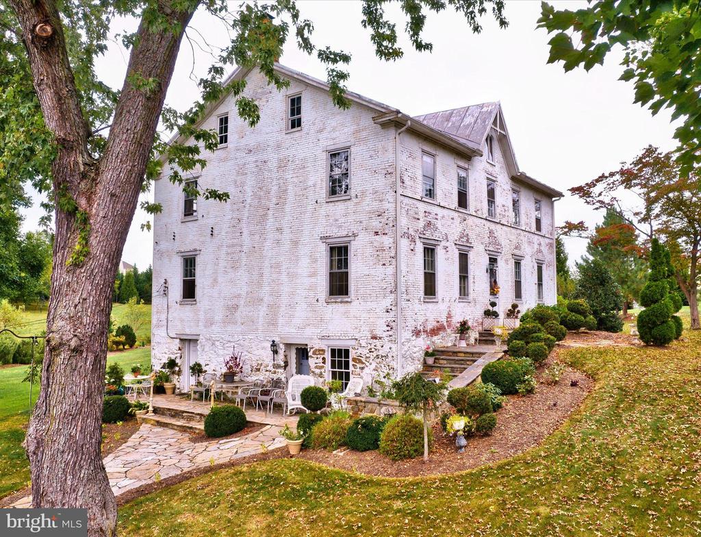 452 Sullivan Rd