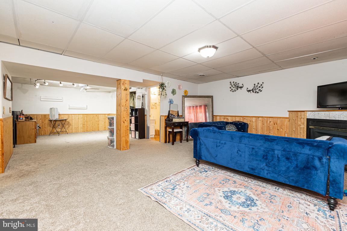 950 WAMPLER LANE