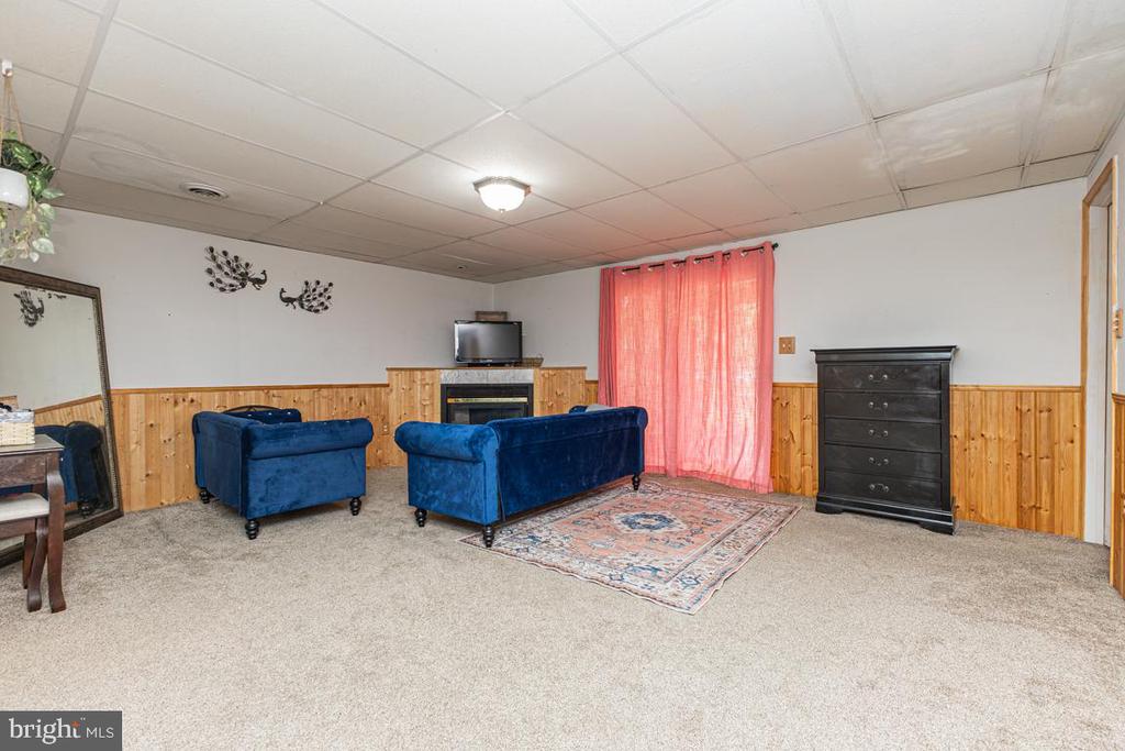 950 WAMPLER LANE