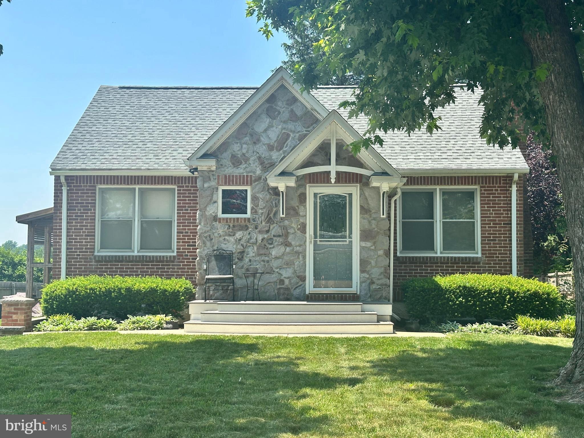 6350 Barnett Ave