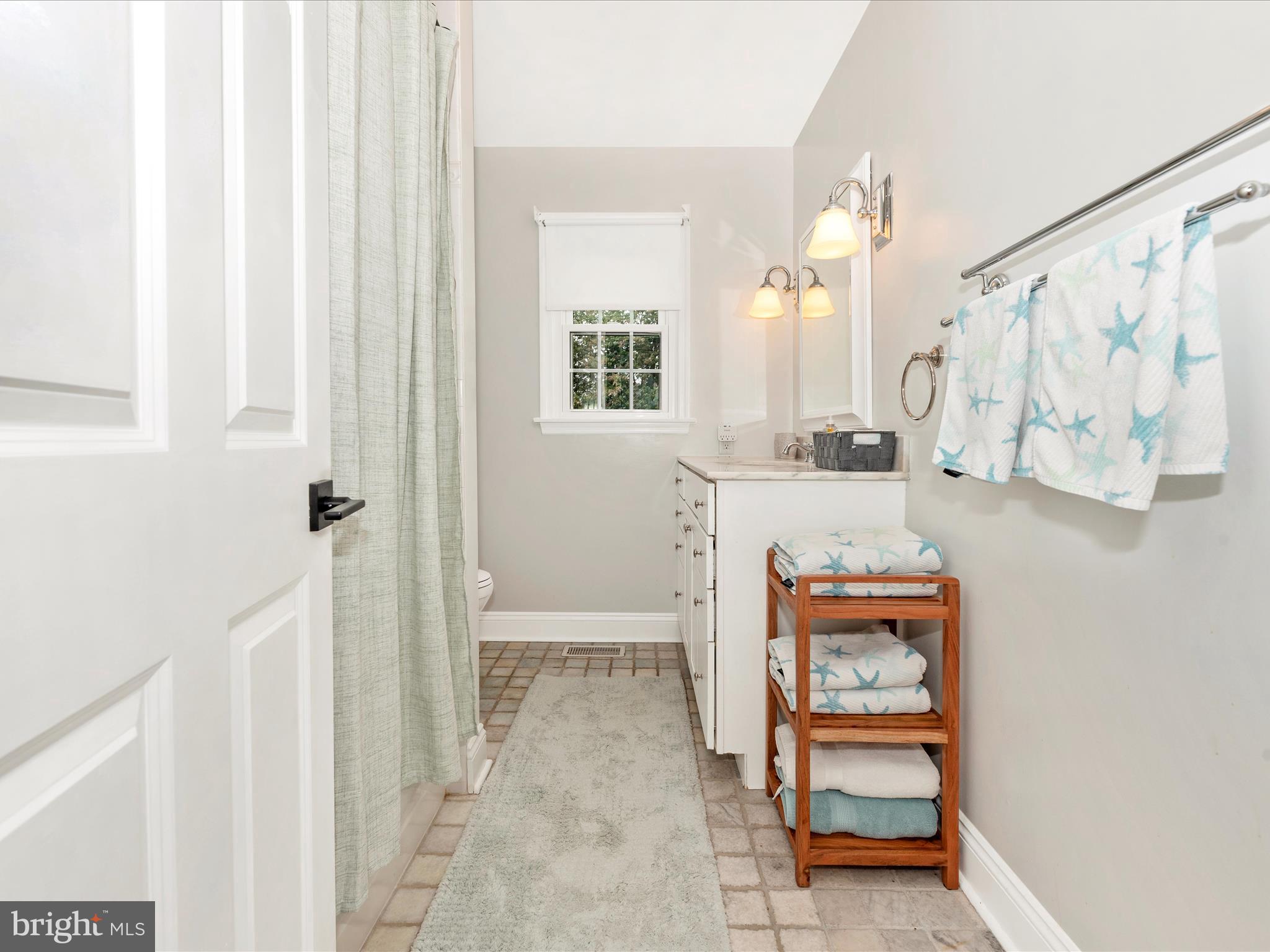 1204 WEYMOUTH STREET