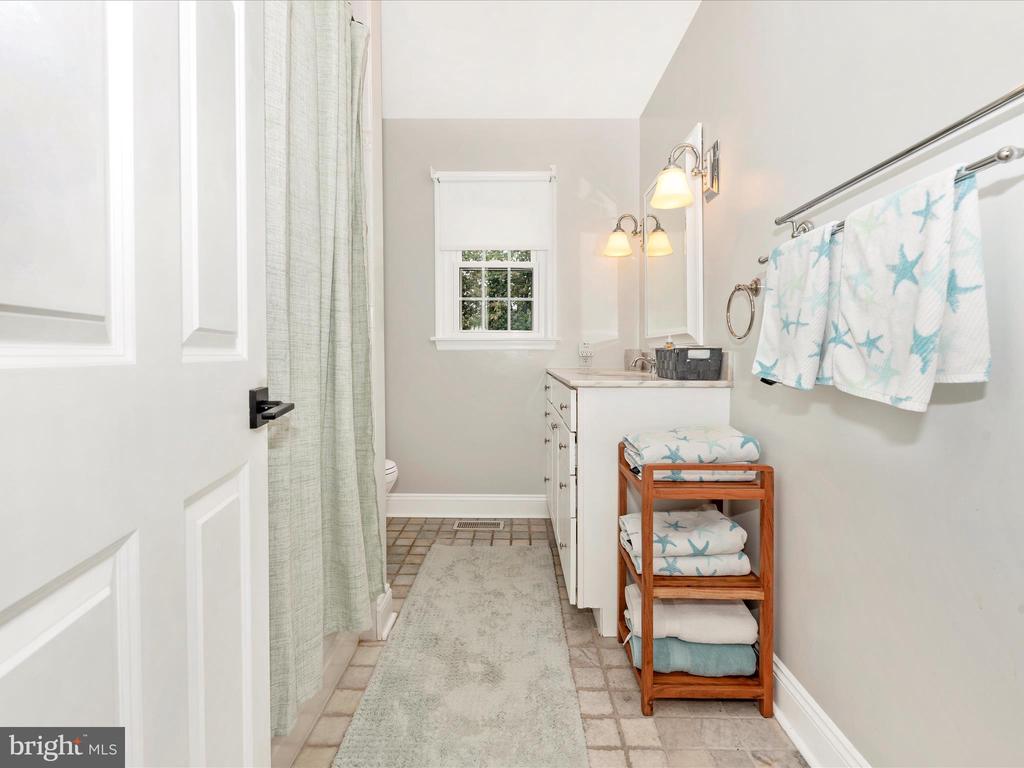 1204 WEYMOUTH STREET