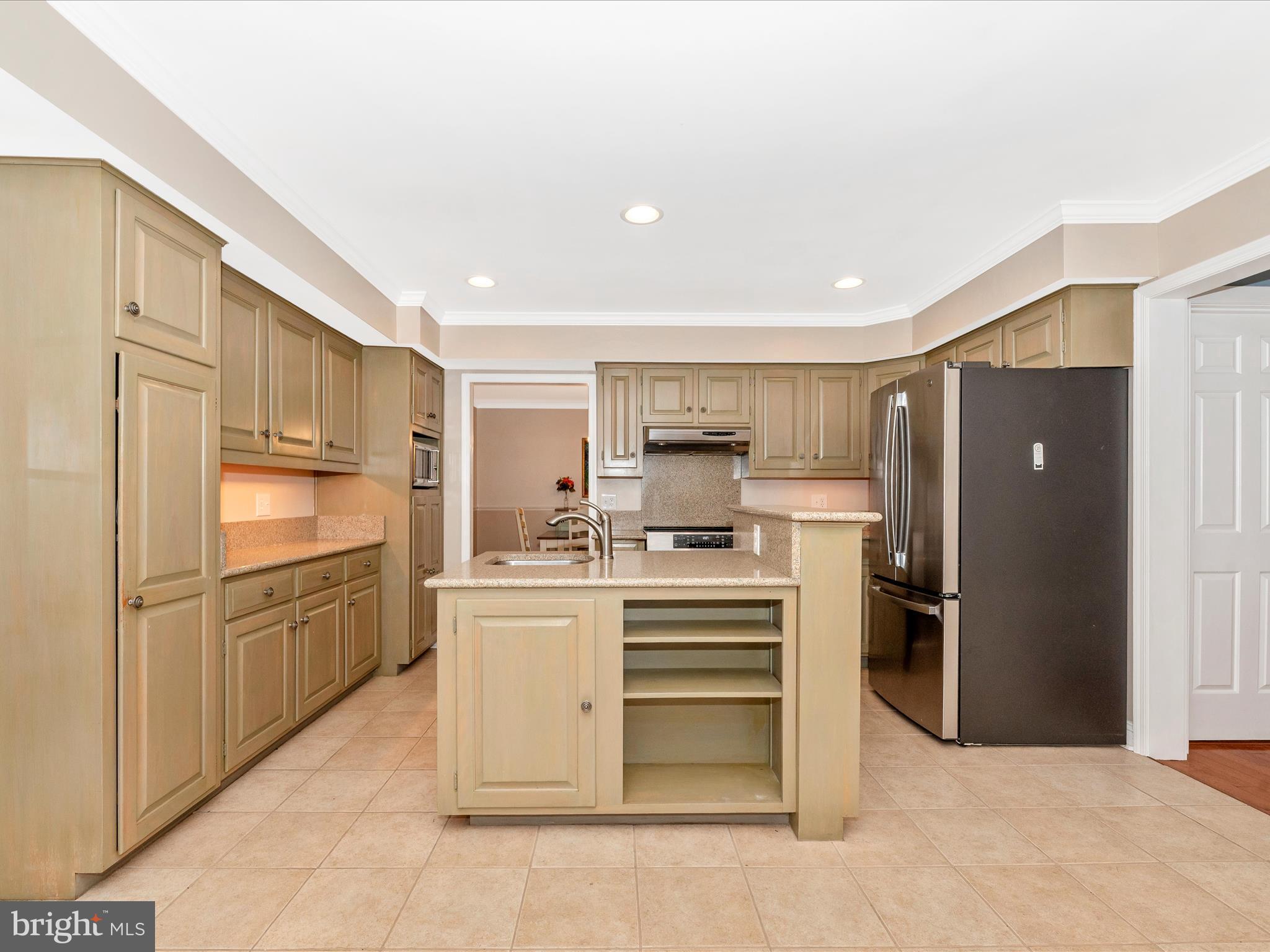 1204 WEYMOUTH STREET