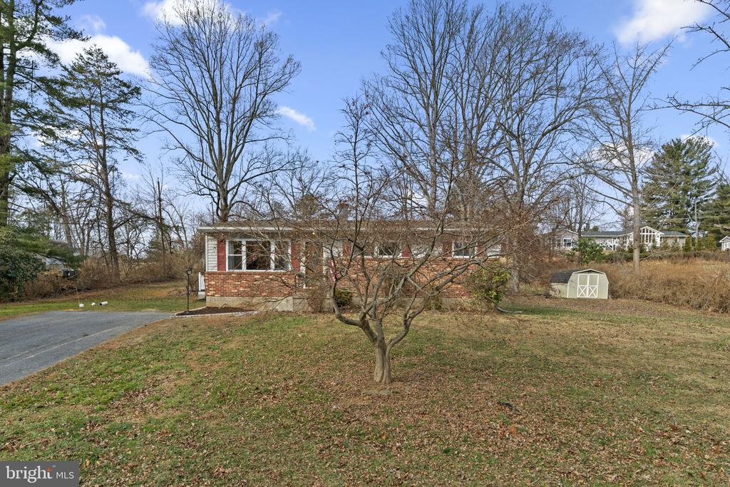 5309 WENDY ROAD
