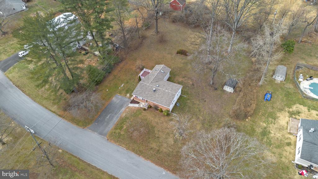5309 WENDY ROAD