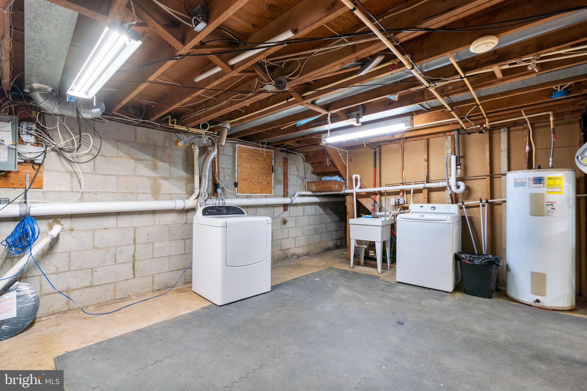 5309 WENDY ROAD