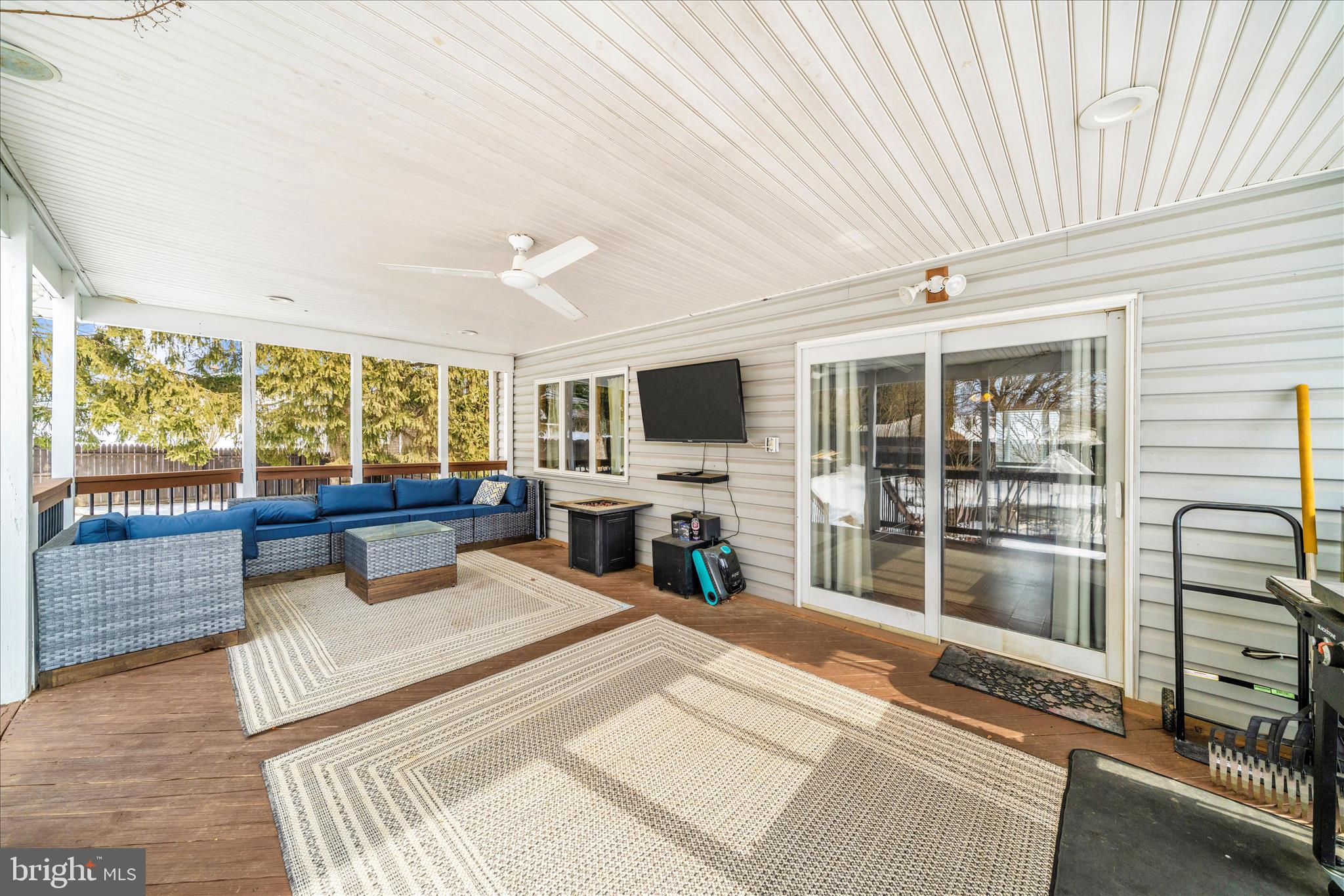 806 CLEARVIEW AVENUE