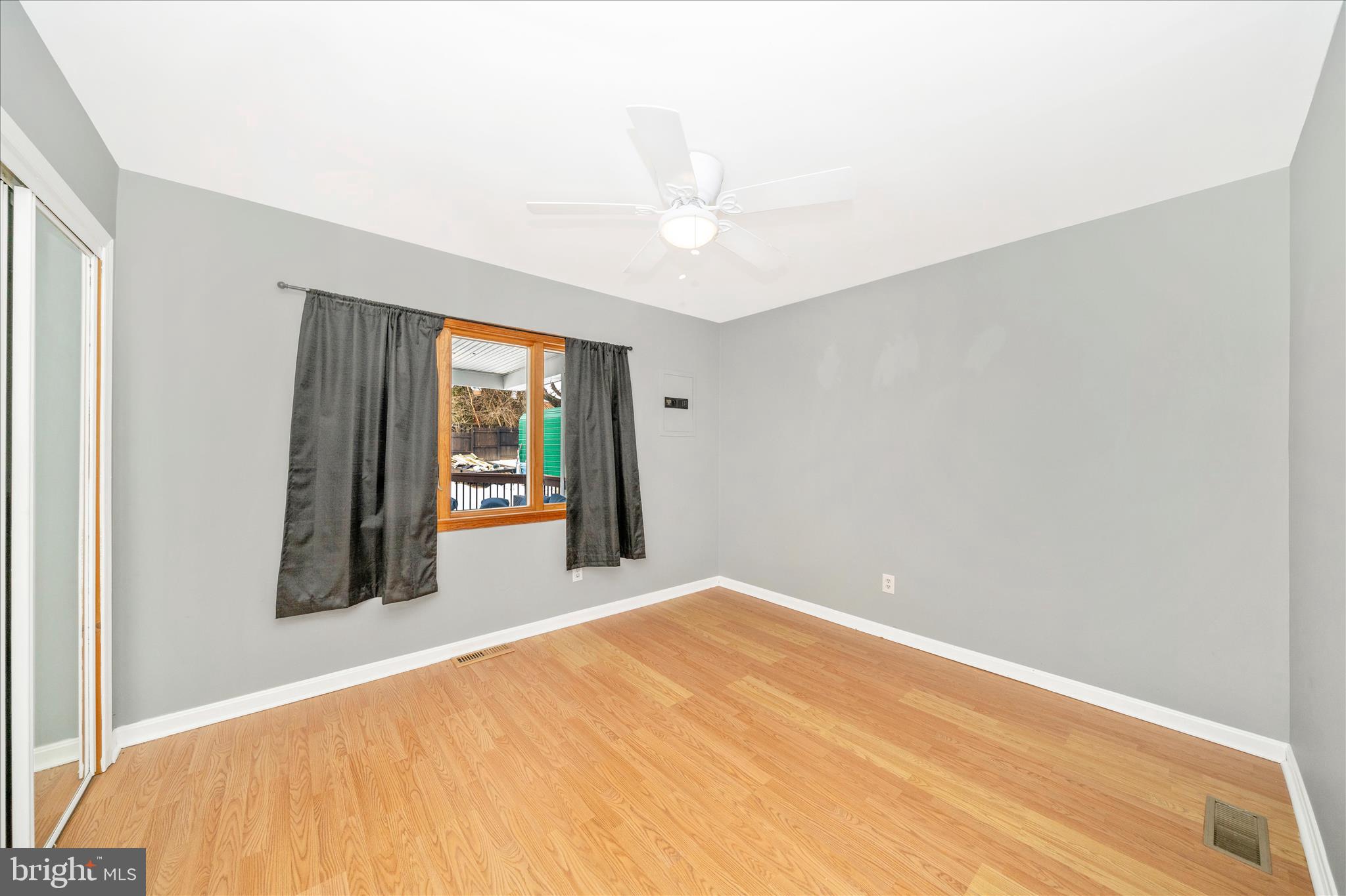 806 CLEARVIEW AVENUE