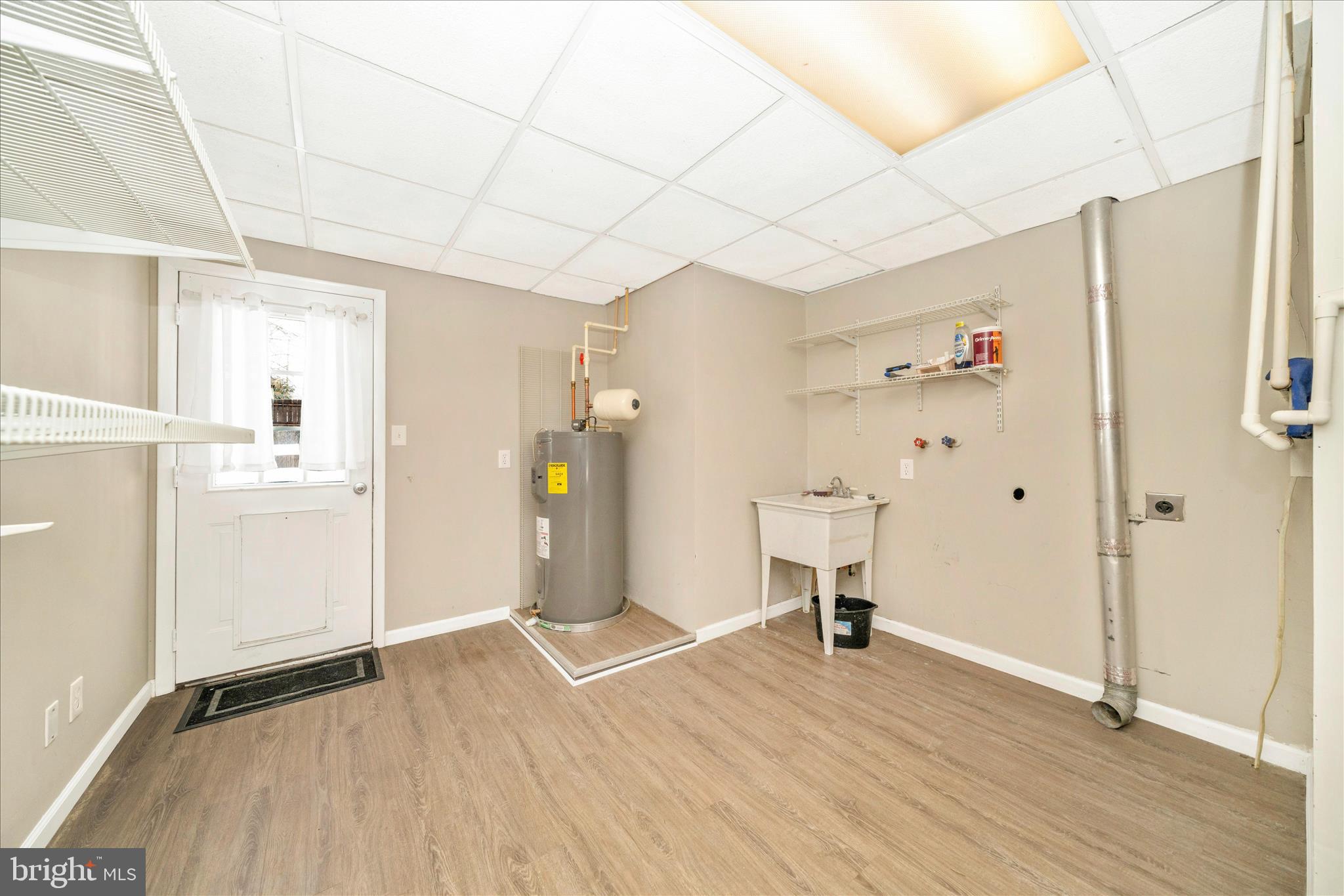 806 CLEARVIEW AVENUE