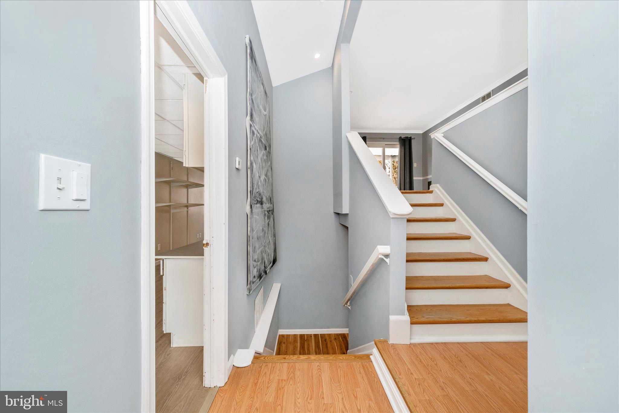 806 CLEARVIEW AVENUE