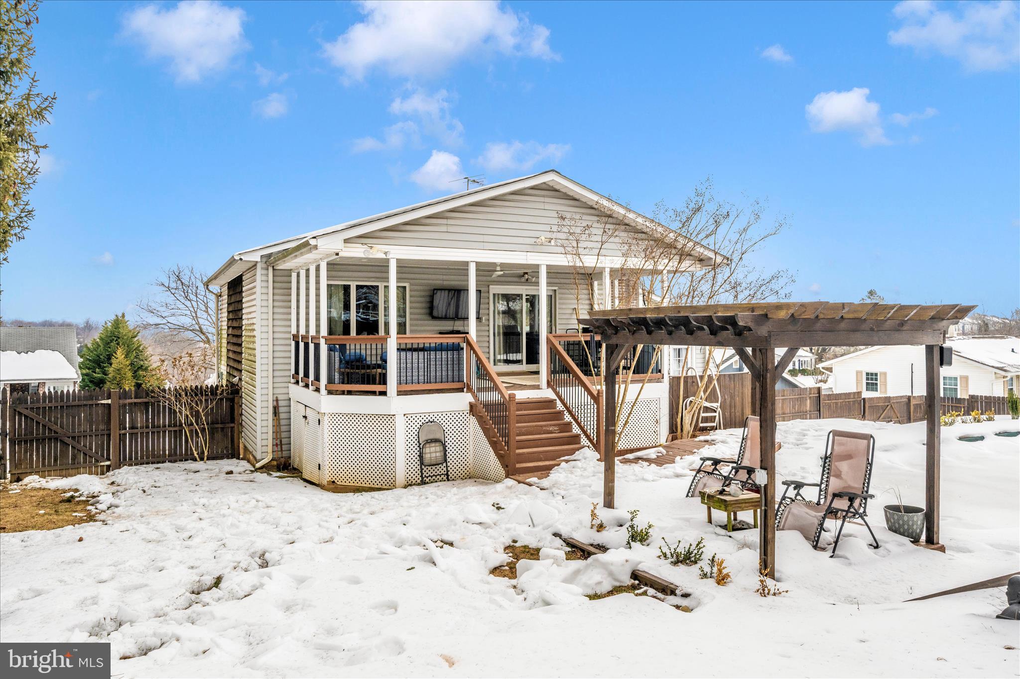 806 CLEARVIEW AVENUE