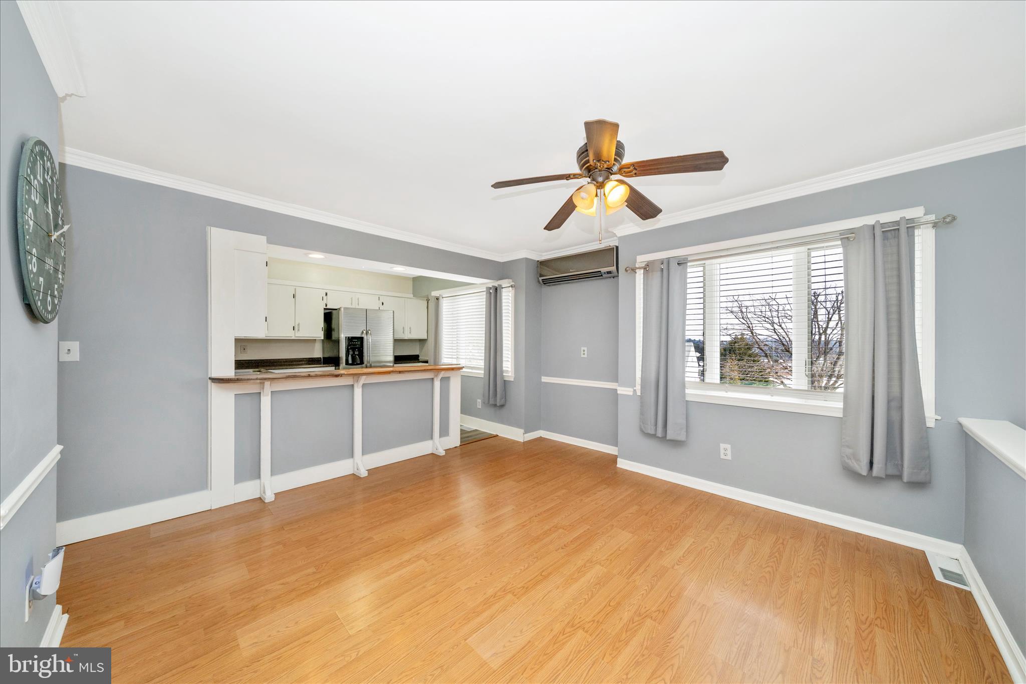 806 CLEARVIEW AVENUE