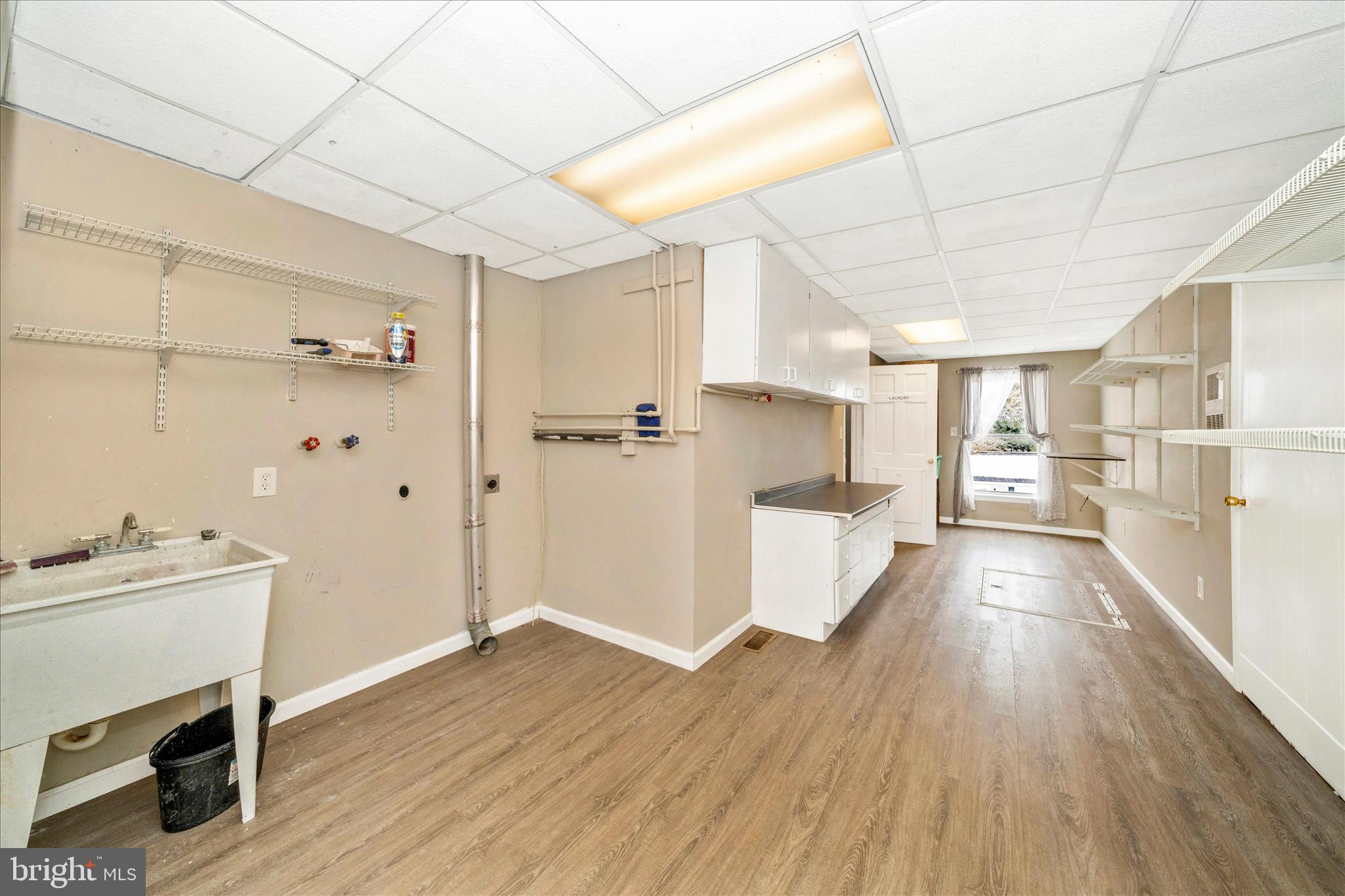 806 CLEARVIEW AVENUE