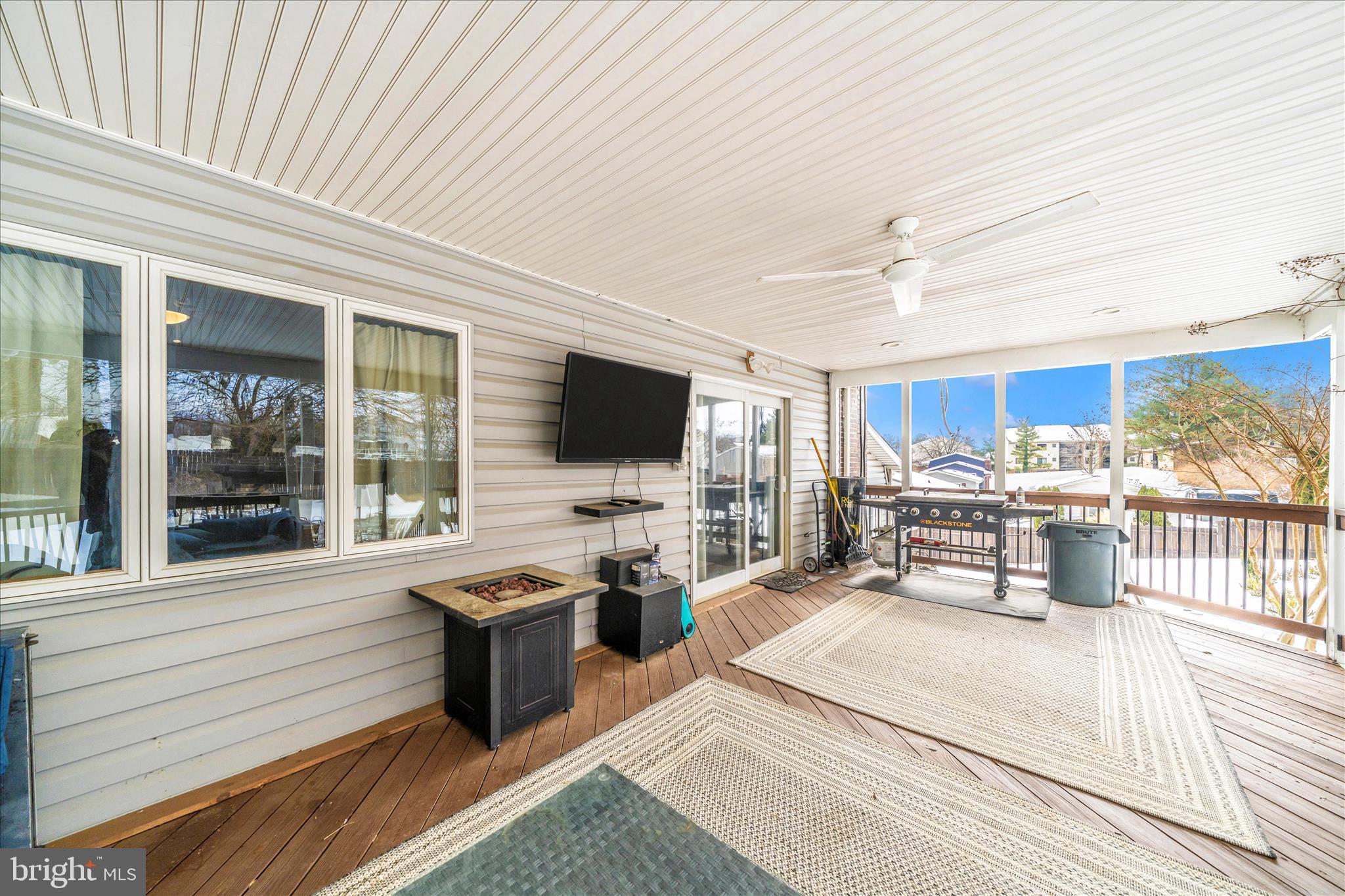 806 CLEARVIEW AVENUE