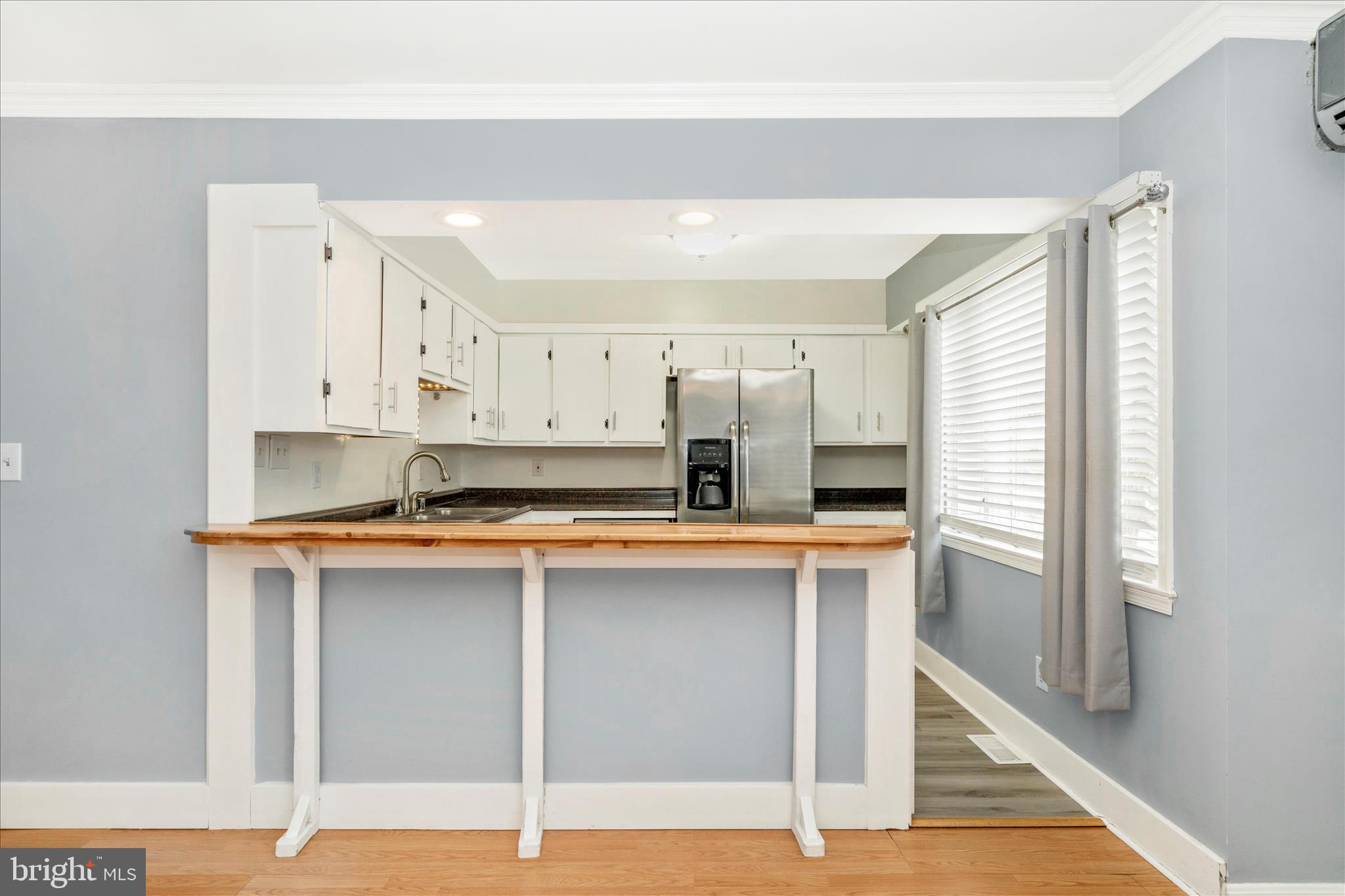 806 CLEARVIEW AVENUE