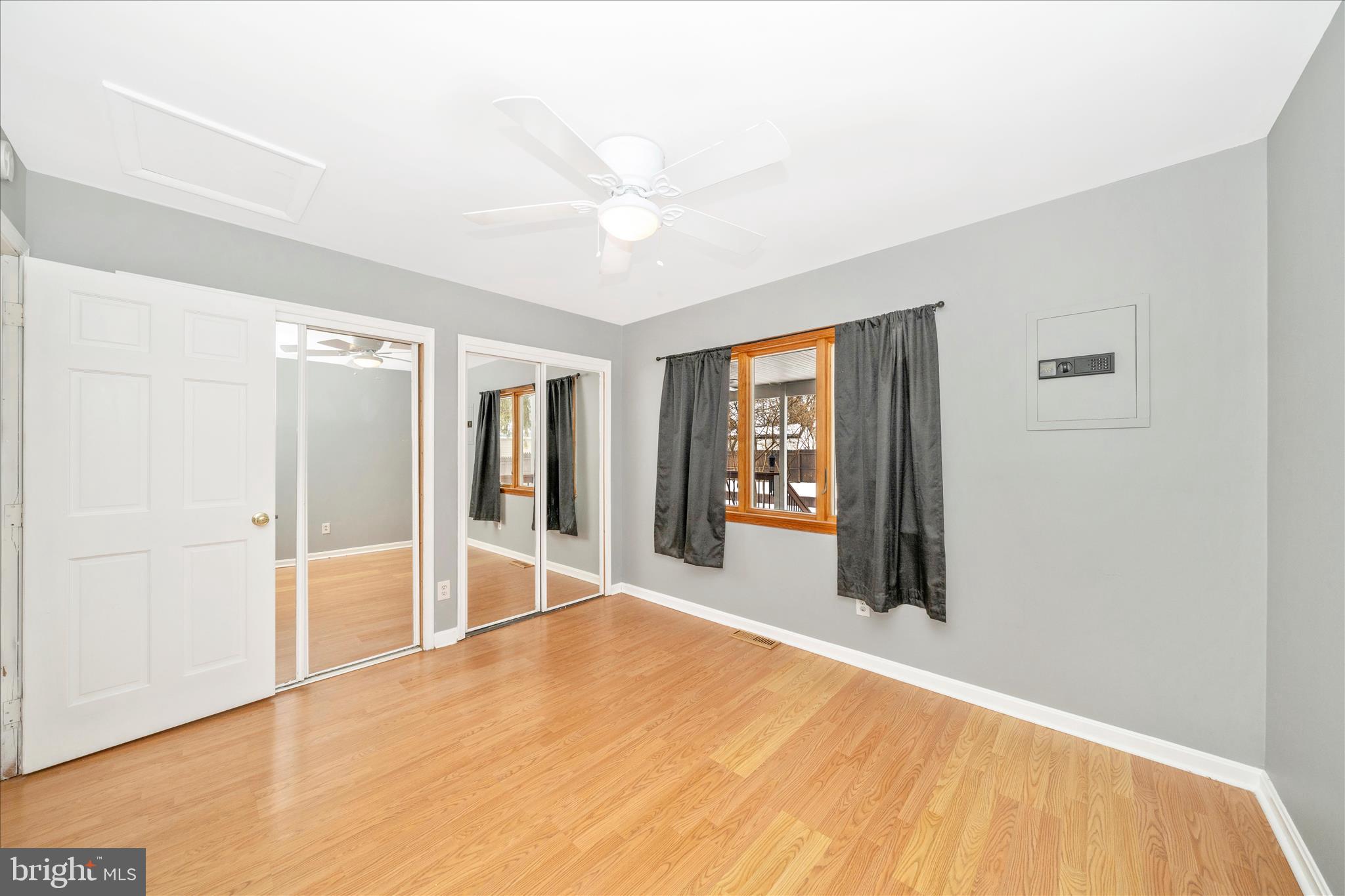 806 CLEARVIEW AVENUE