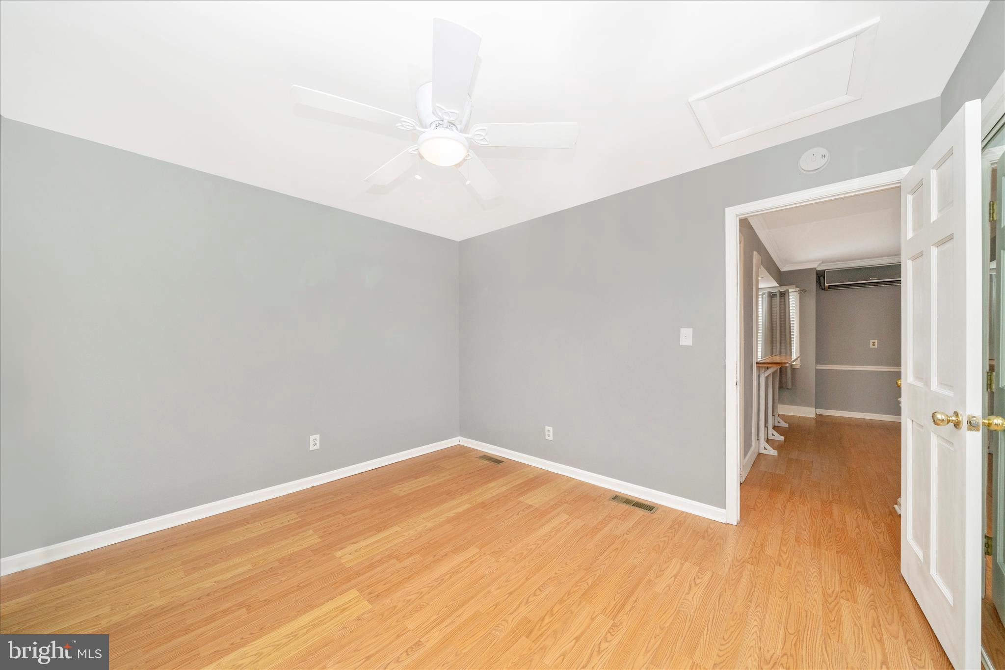 806 CLEARVIEW AVENUE