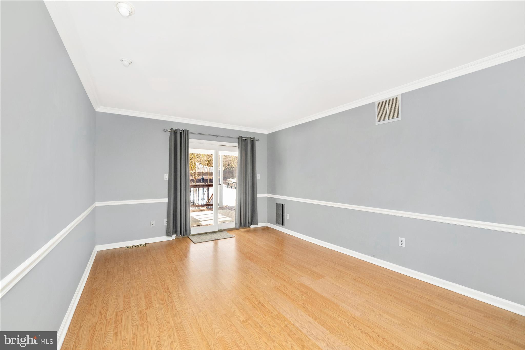 806 CLEARVIEW AVENUE