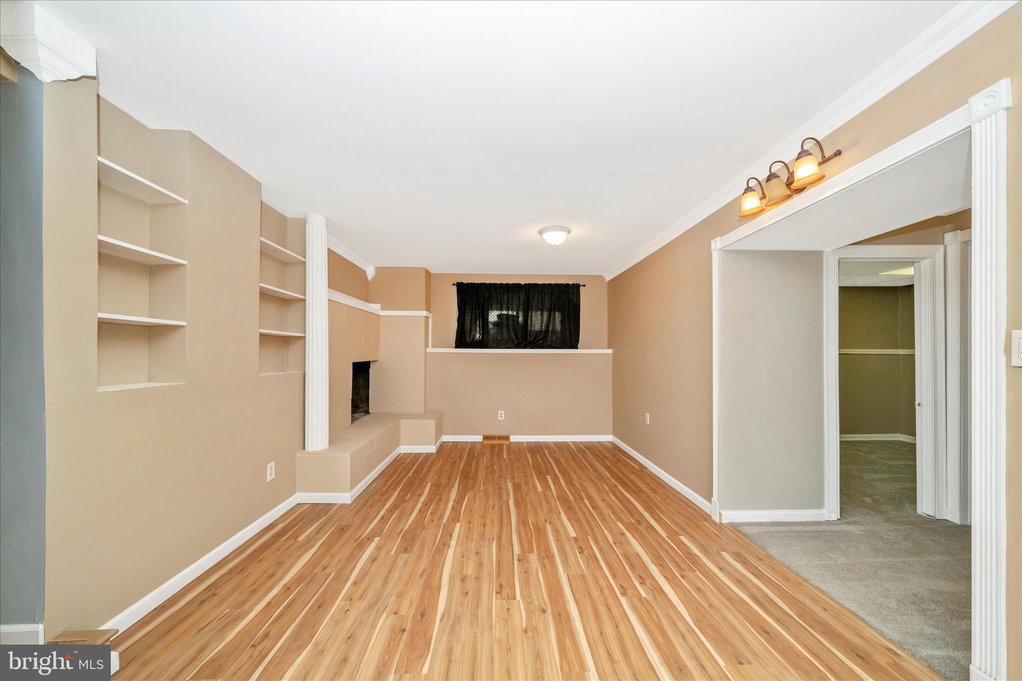 806 CLEARVIEW AVENUE