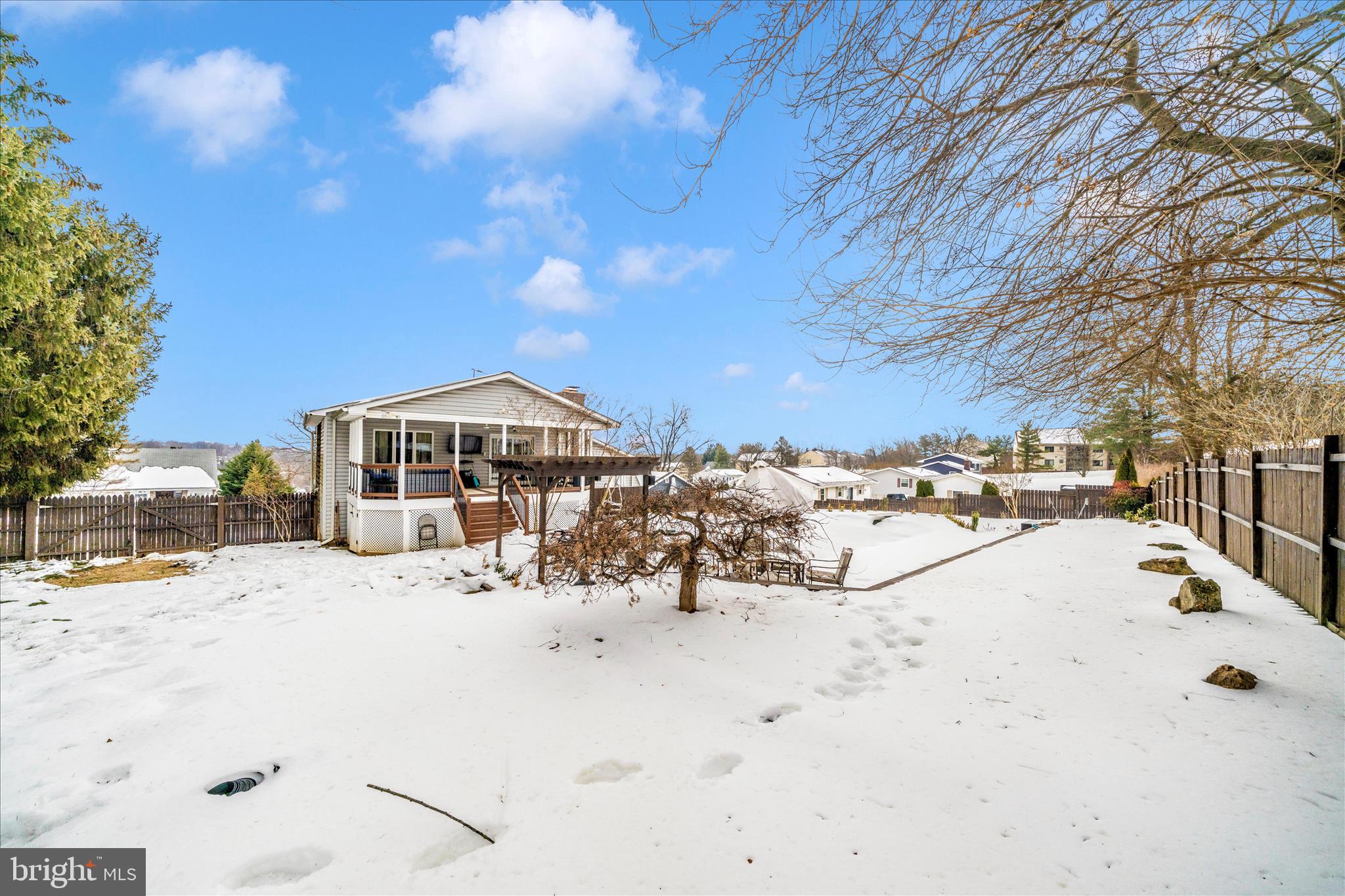 806 CLEARVIEW AVENUE