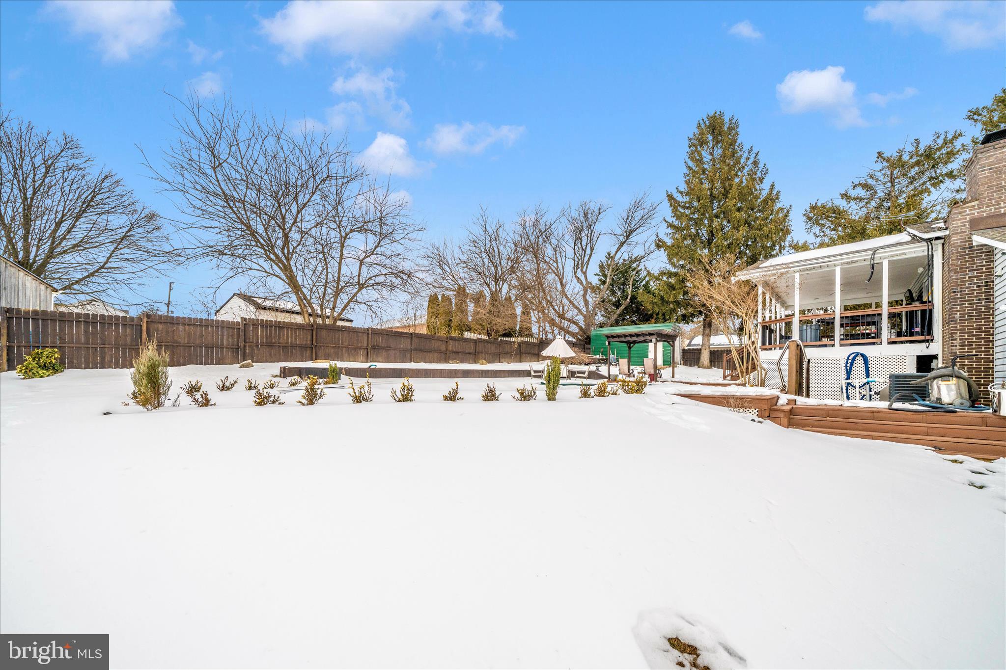 806 CLEARVIEW AVENUE