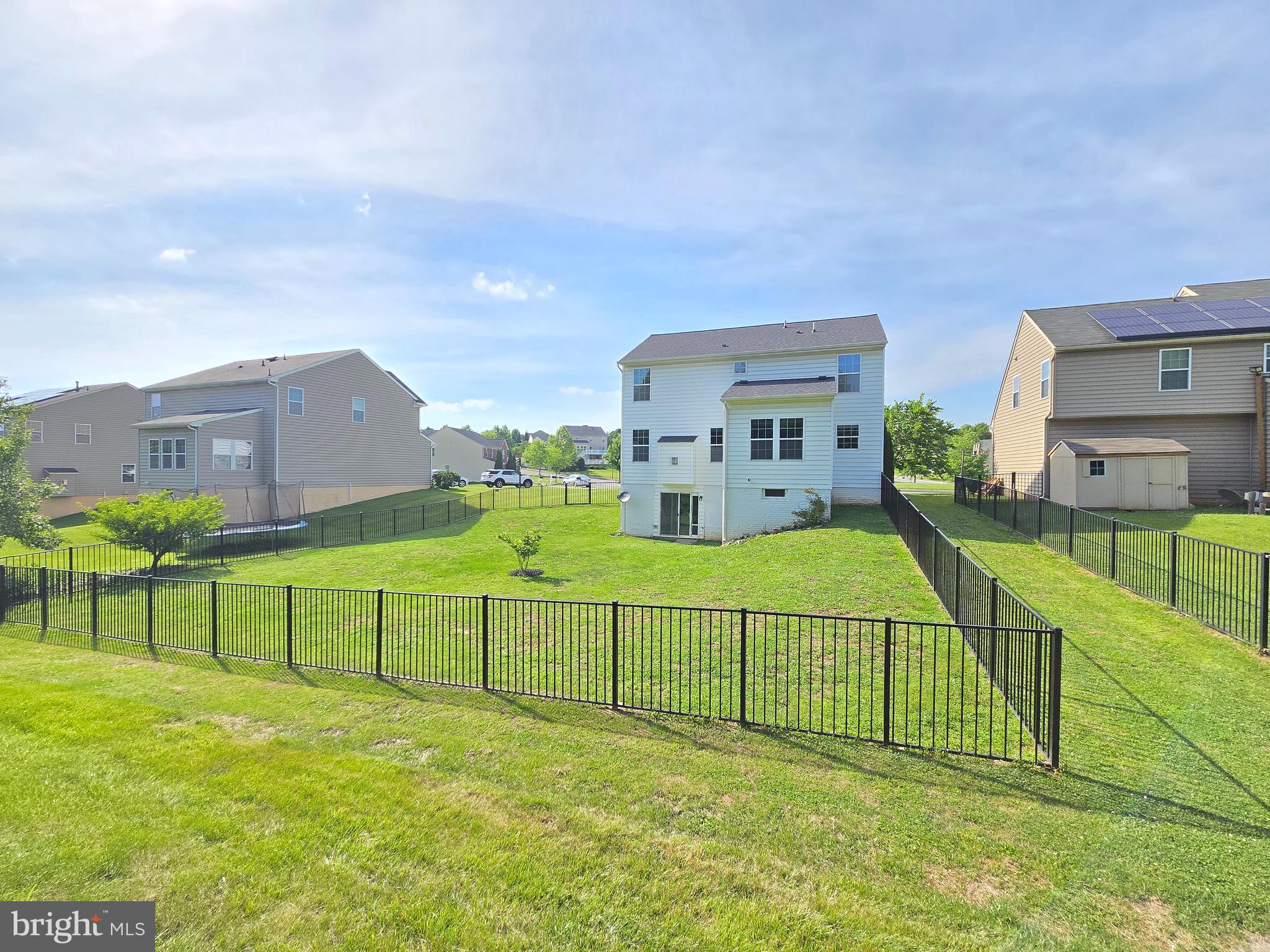 725 LOWER FIELD CIRCLE