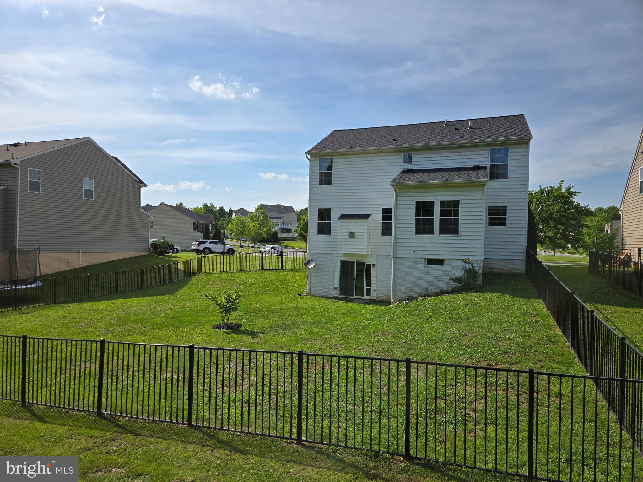 725 LOWER FIELD CIRCLE