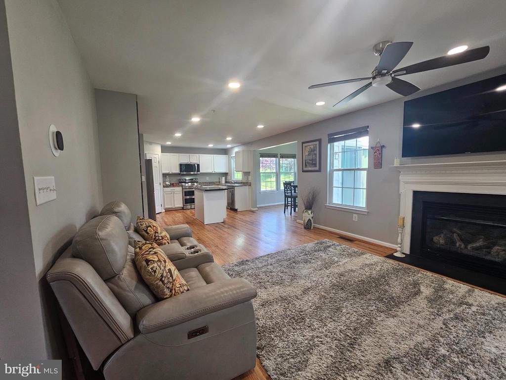725 LOWER FIELD CIRCLE