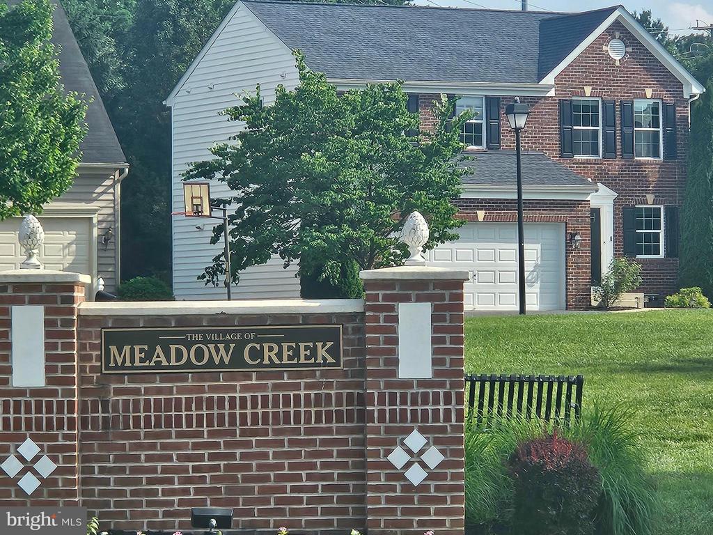 725 LOWER FIELD CIRCLE
