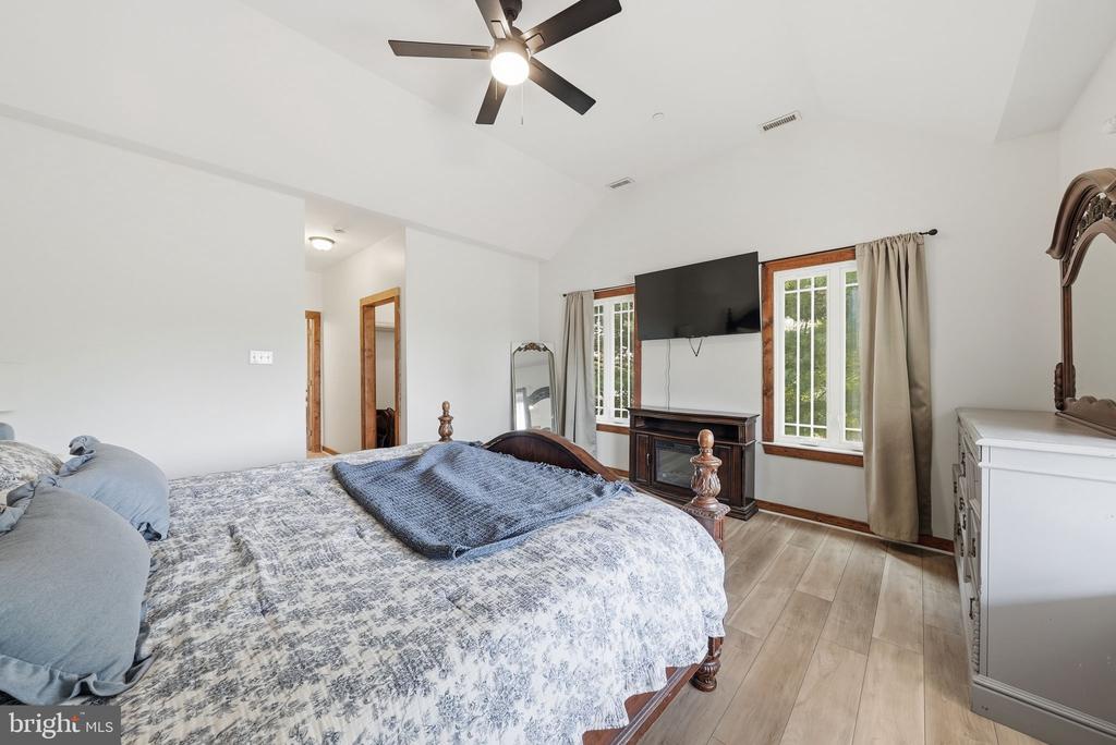 238 CLEAR RIDGE ROAD