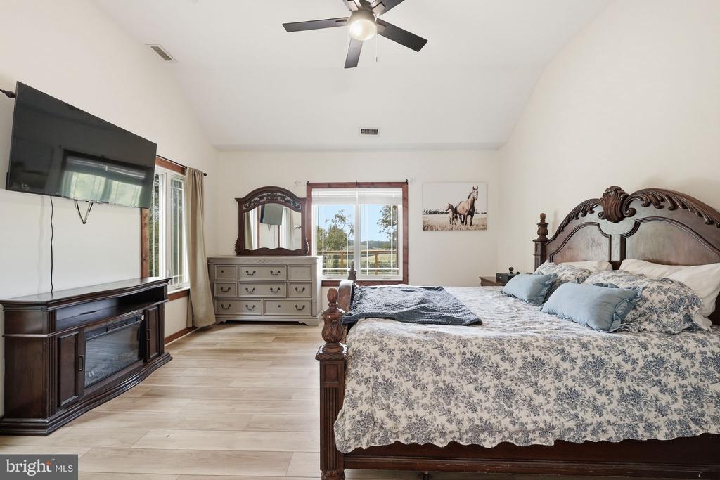 238 CLEAR RIDGE ROAD
