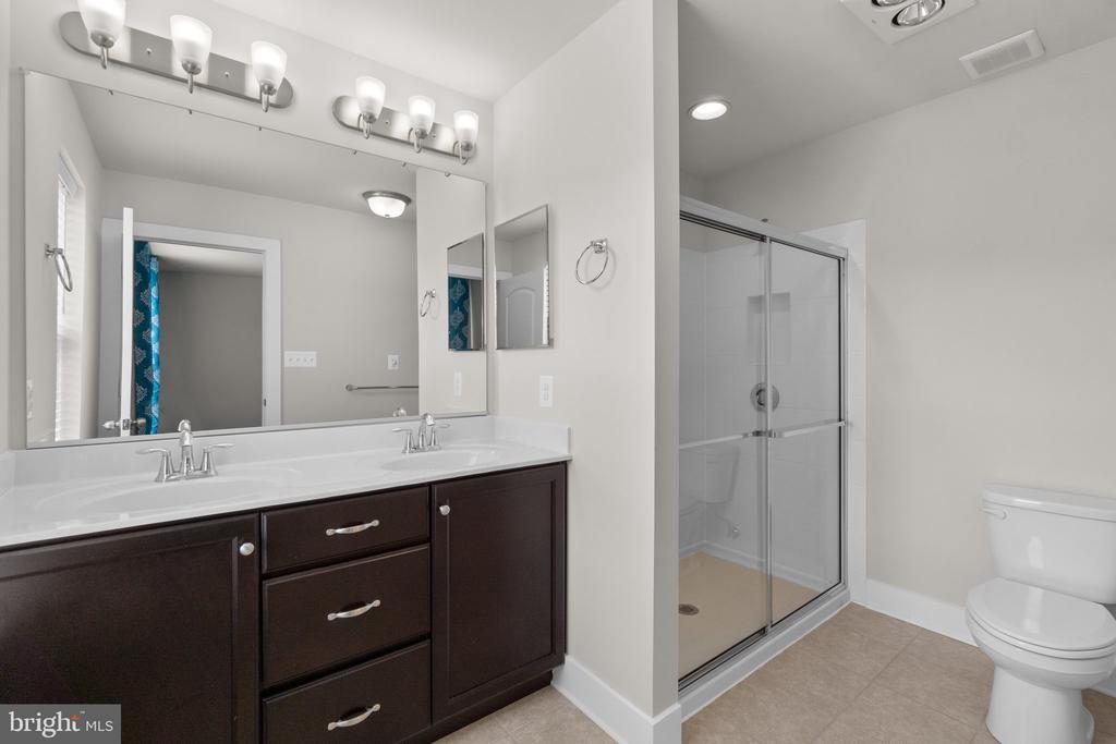 2753 TOWN VIEW CIRCLE