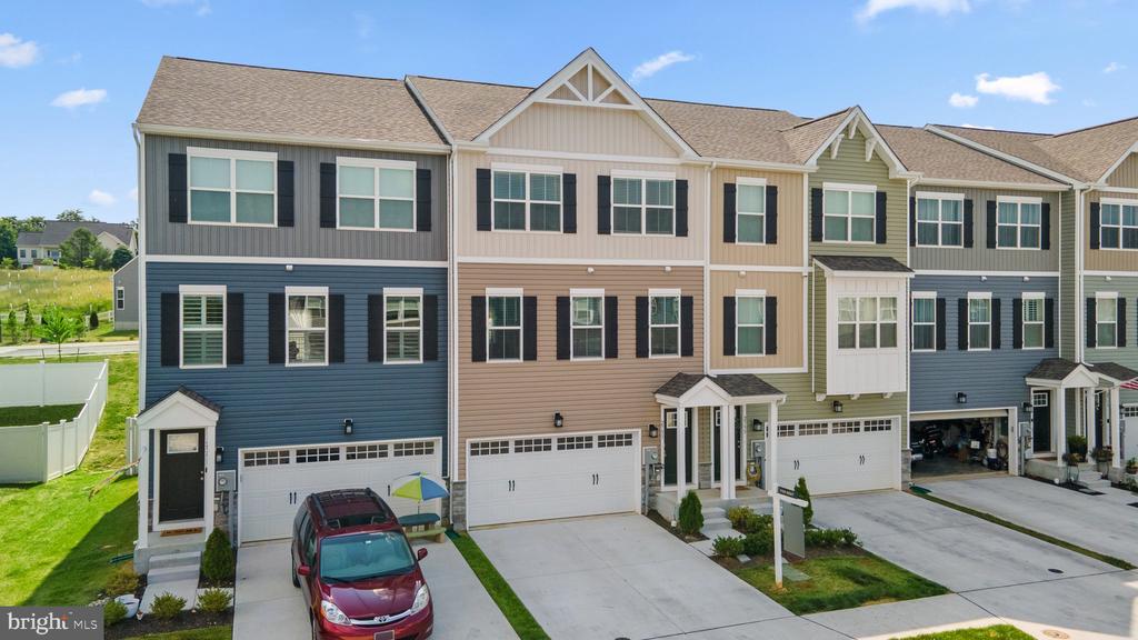 2753 TOWN VIEW CIRCLE