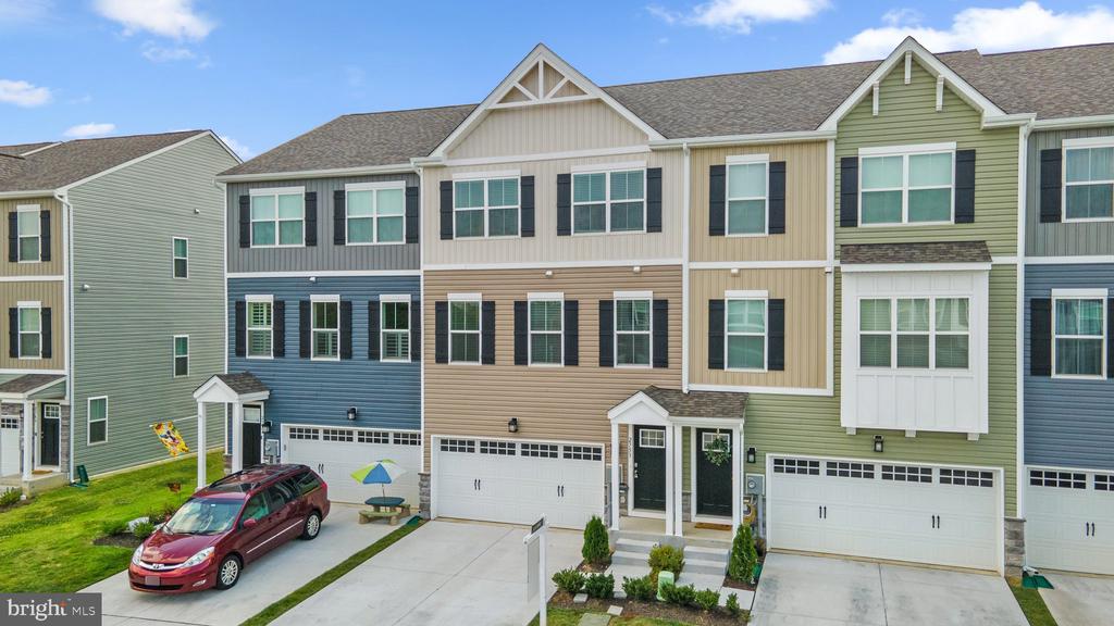 2753 TOWN VIEW CIRCLE
