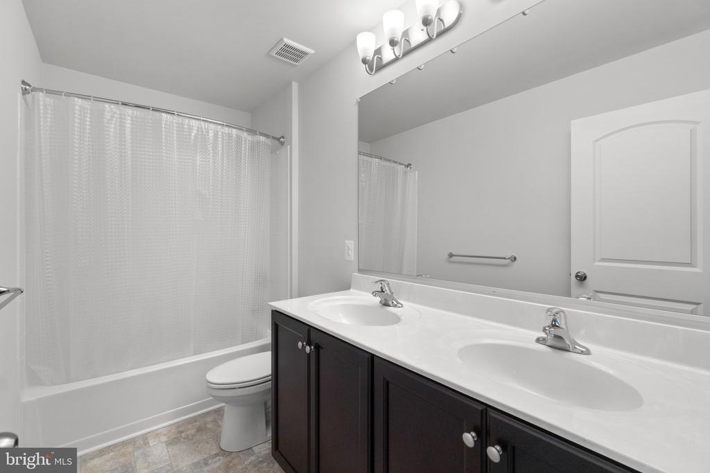 2753 TOWN VIEW CIRCLE
