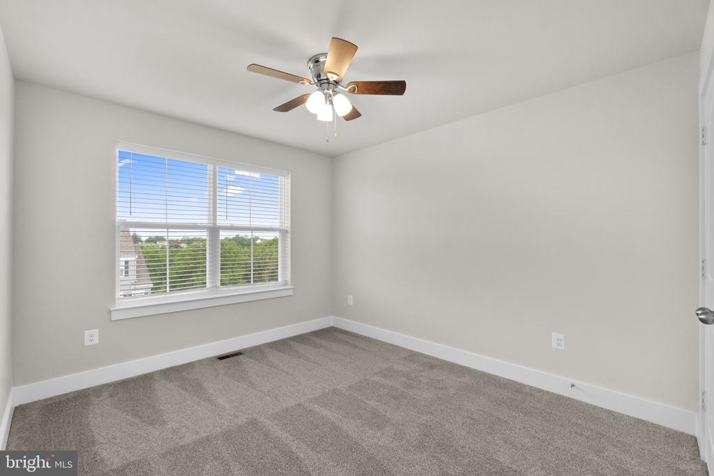 2753 TOWN VIEW CIRCLE