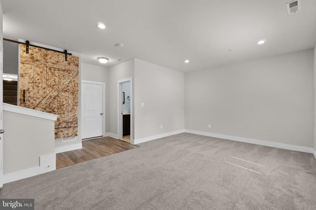 2753 TOWN VIEW CIRCLE
