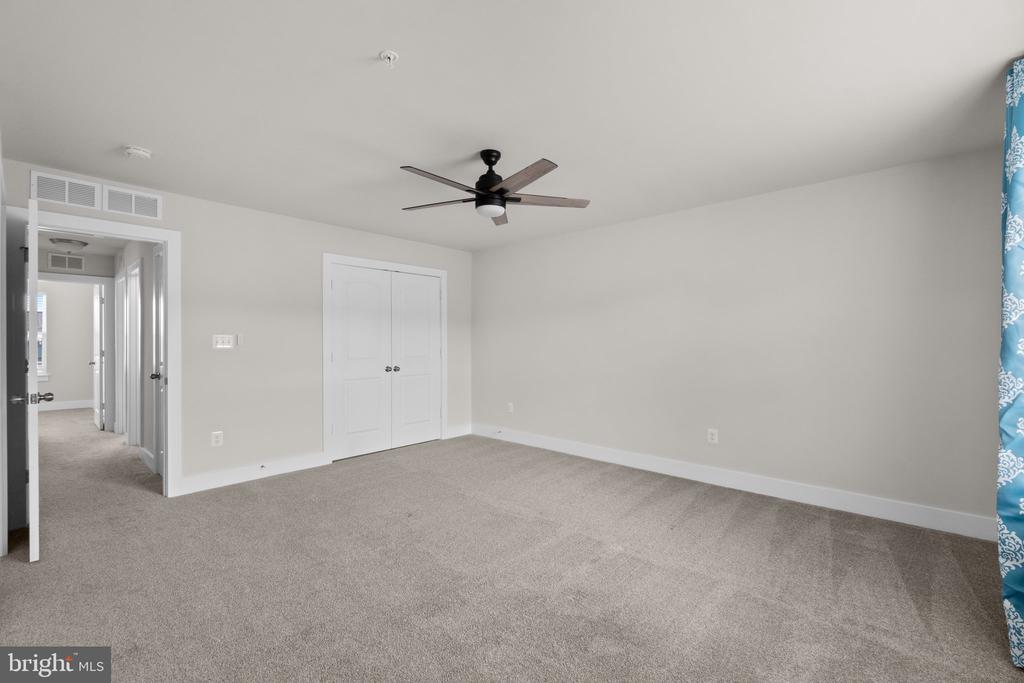 2753 TOWN VIEW CIRCLE
