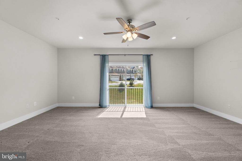 2753 TOWN VIEW CIRCLE