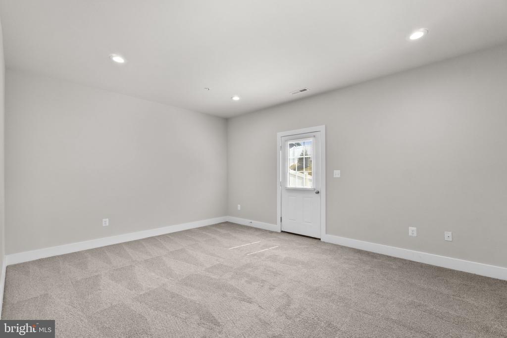 2753 TOWN VIEW CIRCLE