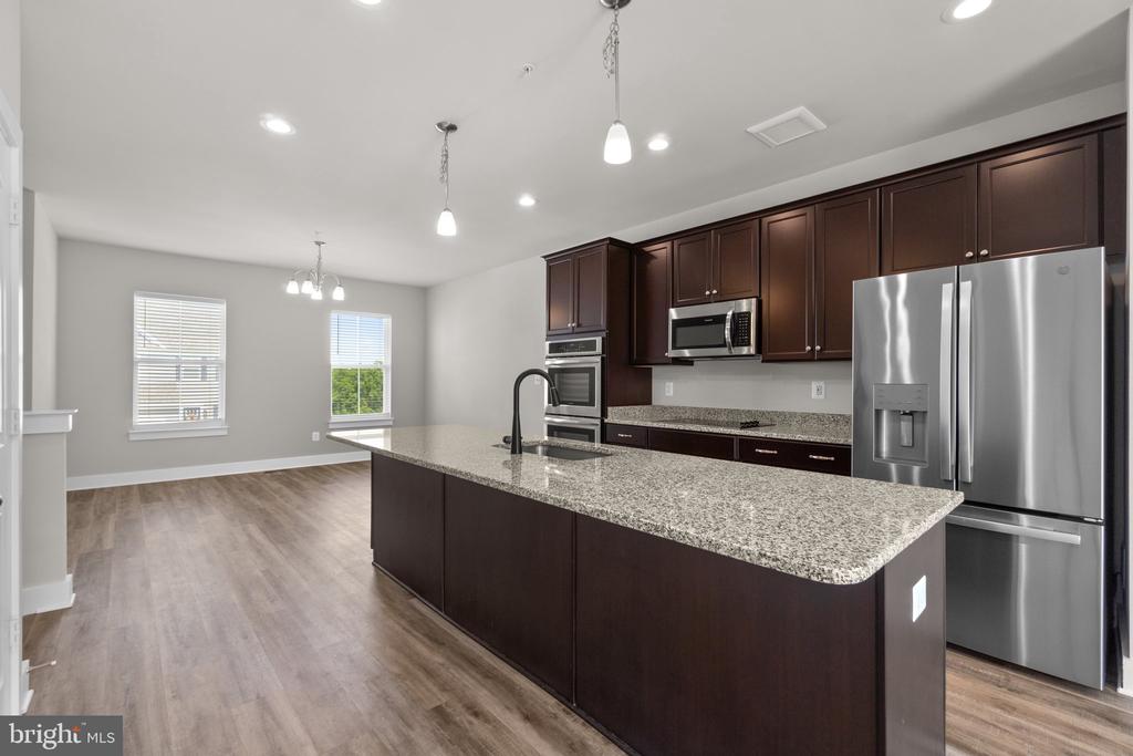 2753 TOWN VIEW CIRCLE
