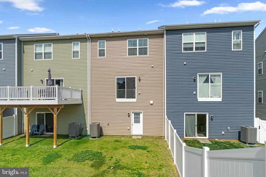 2753 TOWN VIEW CIRCLE