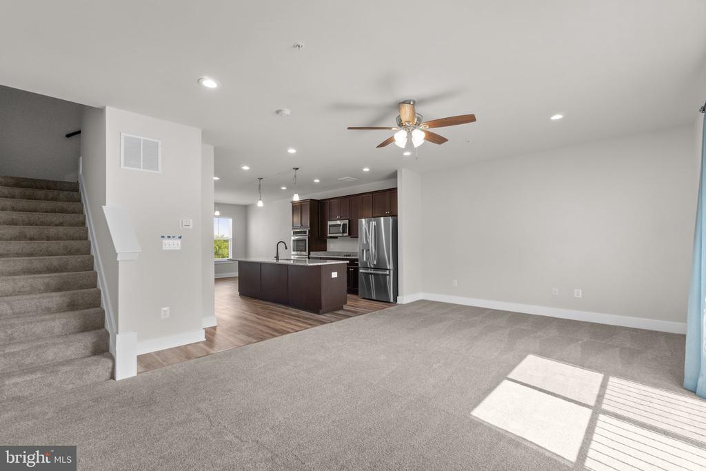 2753 TOWN VIEW CIRCLE