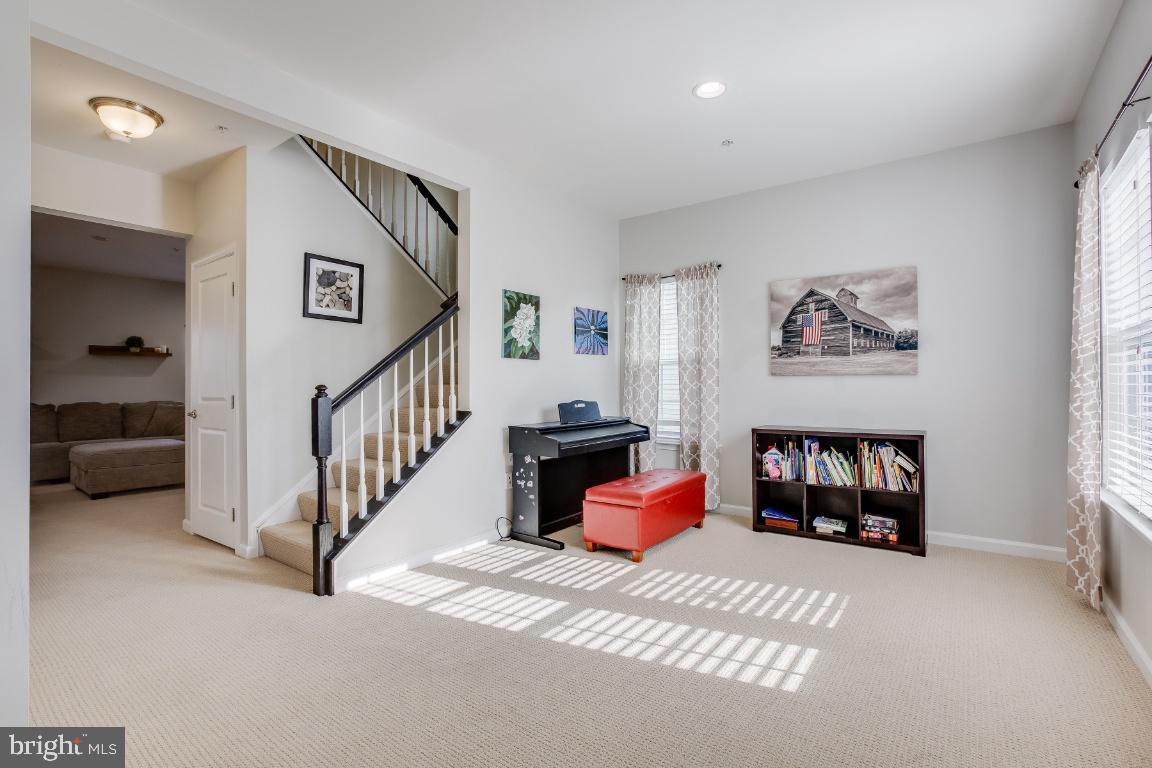 1141 Long Farm CIRCLE