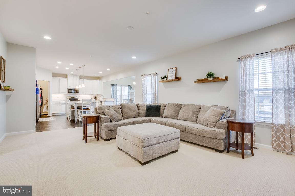 1141 Long Farm CIRCLE
