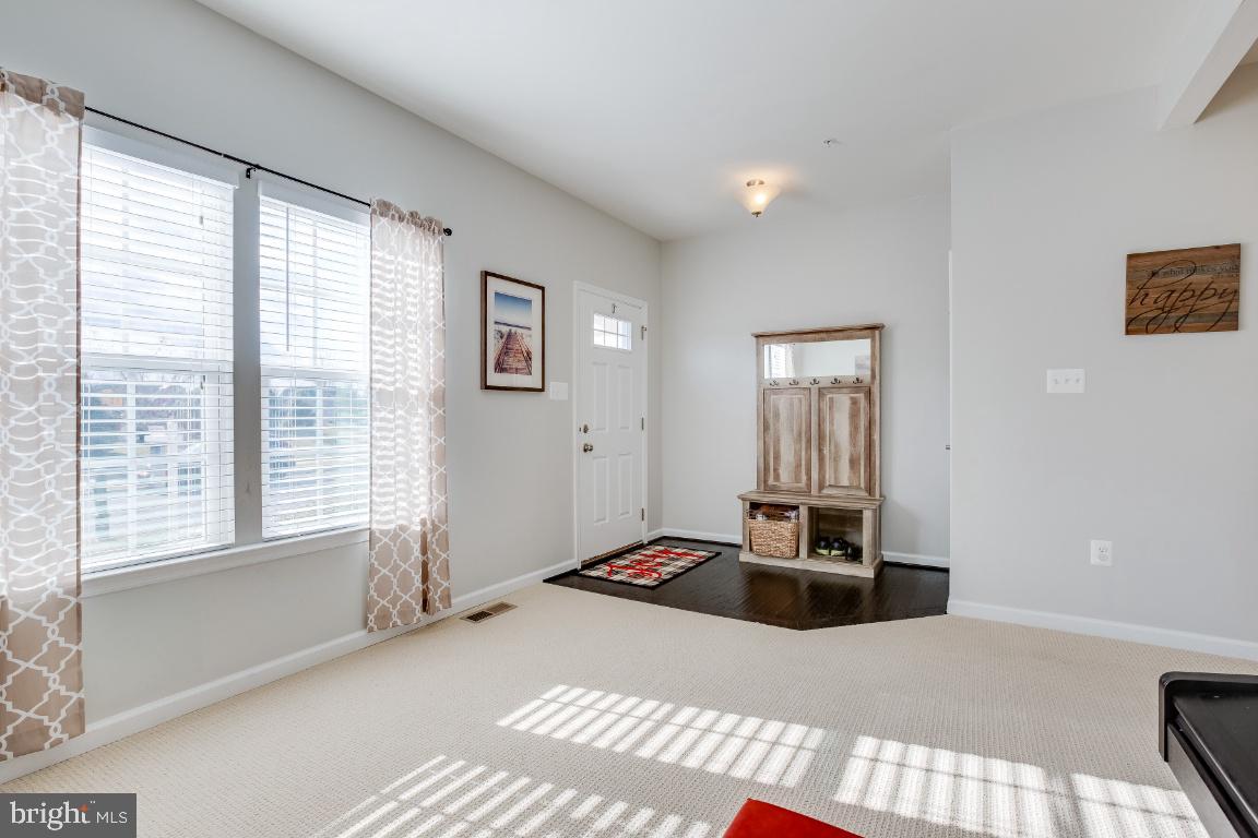 1141 Long Farm CIRCLE