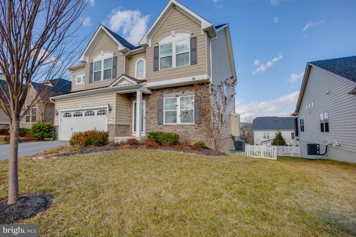 1141 Long Farm CIRCLE