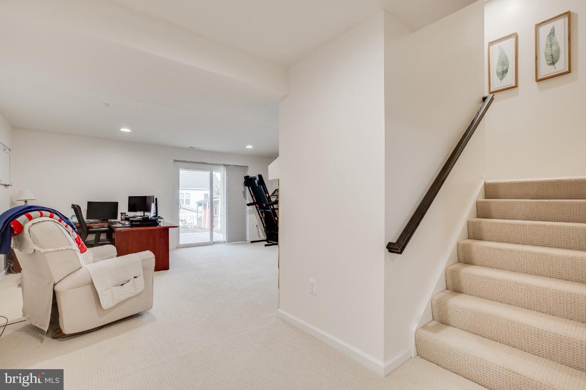 1141 Long Farm CIRCLE