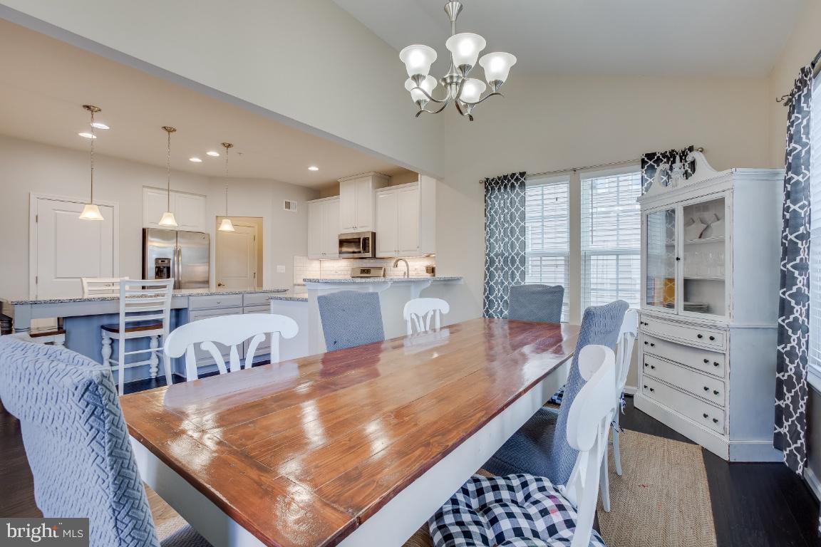 1141 Long Farm CIRCLE