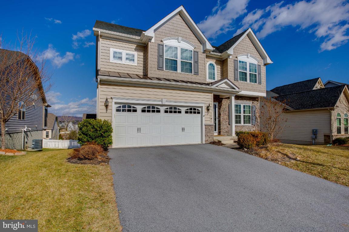 1141 Long Farm CIRCLE
